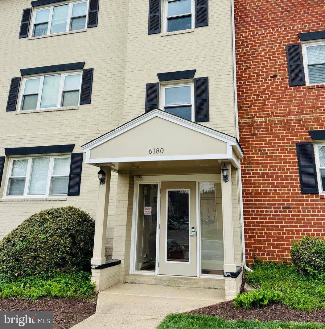 6180 GREENWOOD DR #101, Falls Church, VA 22044