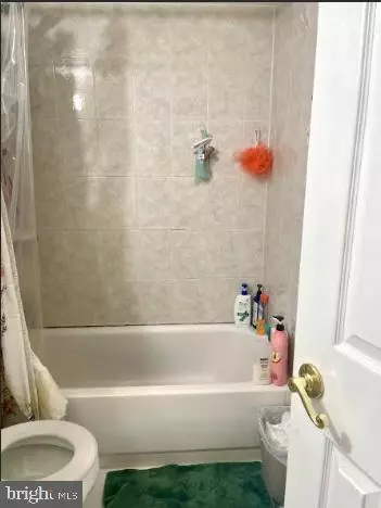 Annandale, VA 22003,4325 AMERICANA DR #102