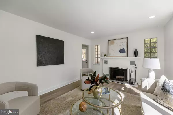 Arlington, VA 22207,3700 LORCOM LN