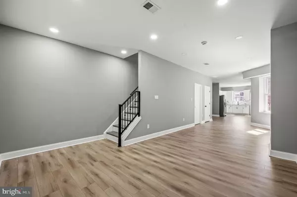 Philadelphia, PA 19143,5338 CEDAR AVE