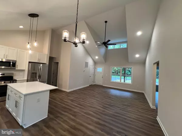 Colonial Beach, VA 22443,605 SHOREWOOD DR
