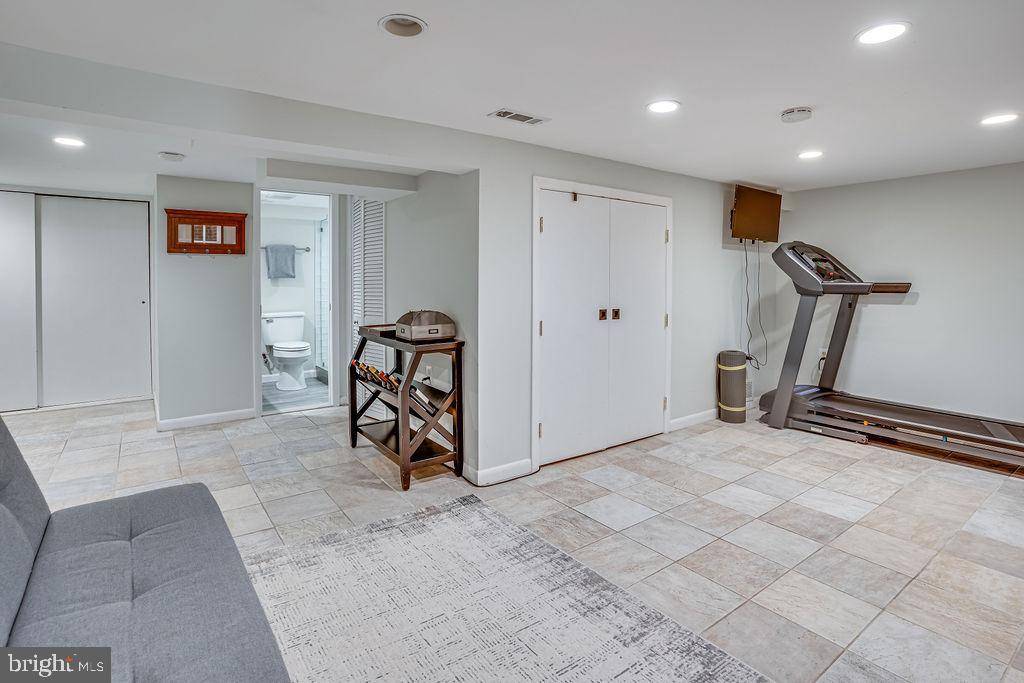 Alexandria, VA 22301,204 UHLER TER