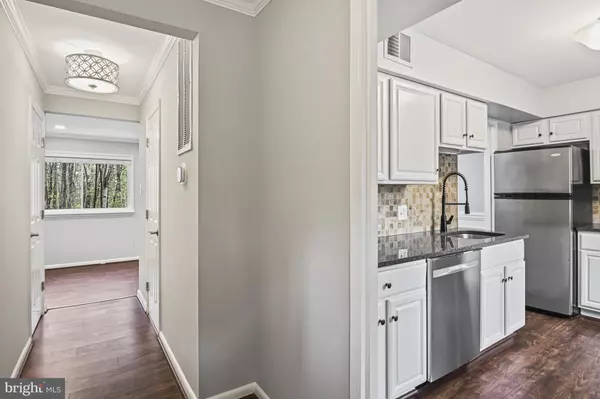 Reston, VA 20191,2402 CLOUDCROFT SQ