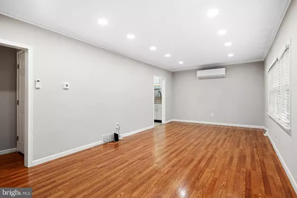 Deptford, NJ 08096,917 DAVIS ST