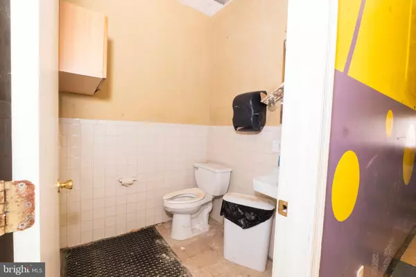 Philadelphia, PA 19143,428 S 52ND ST