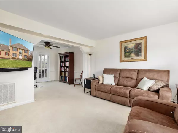 Summit Point, WV 25446,768 PHEASANT HILL RD