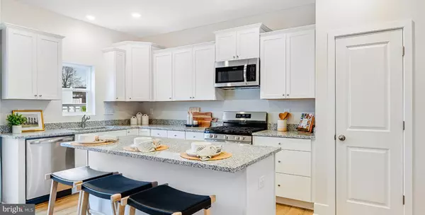 La Plata, MD 20646,10787 COSMIC PL