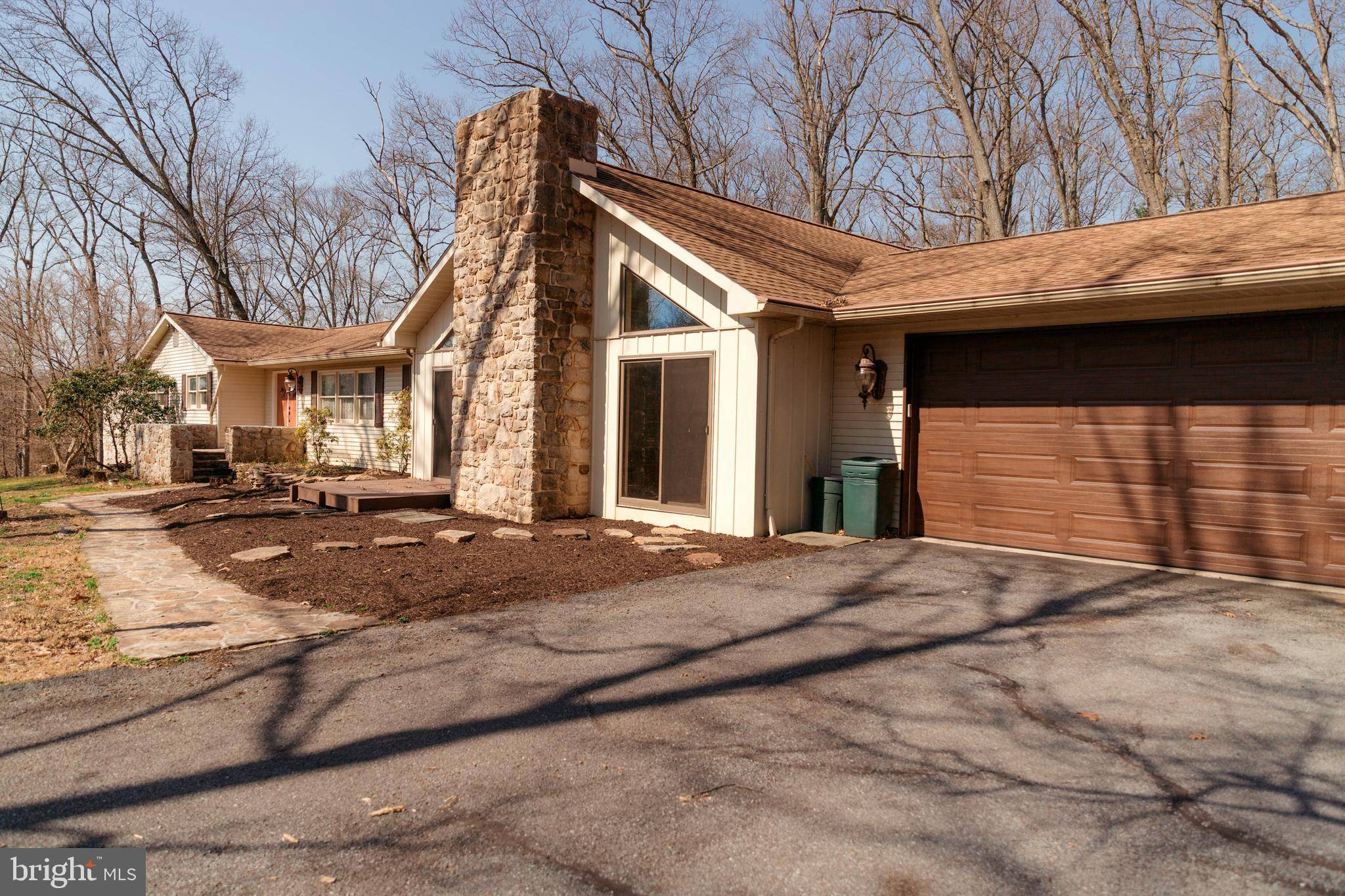 9 BIXLER LN, Duncannon, PA 17020