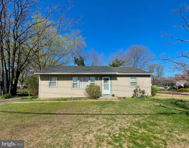 7 WARWICK RD, Stratford, NJ 08084