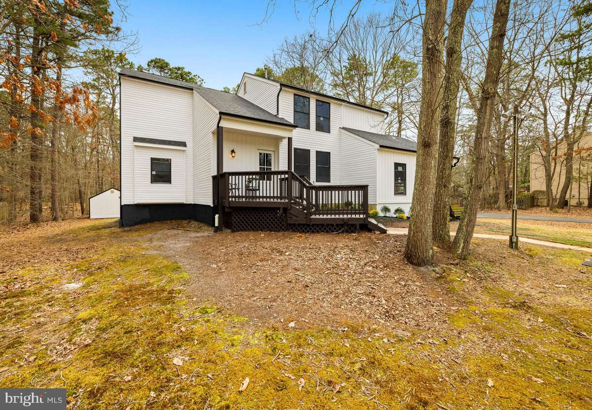 Medford, NJ 08055,4 TAMARAC LN