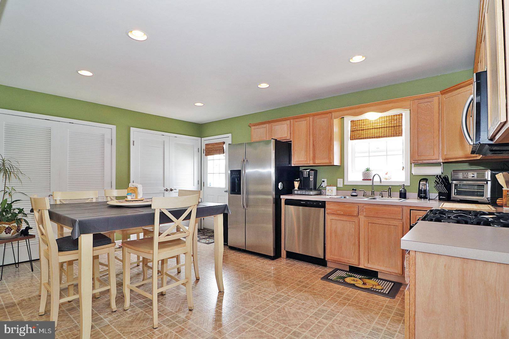 Toms River, NJ 08753,630 GOOSE PL