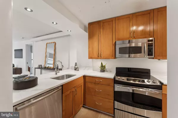 Washington, DC 20001,809 6TH ST NW #15