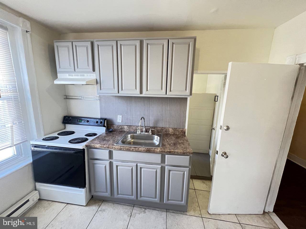 176 W MANHEIM ST #2F, Philadelphia, PA 19144