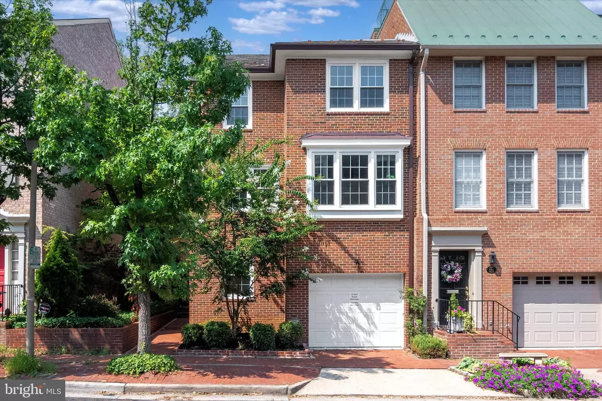 Alexandria, VA 22314,113 QUEEN ST