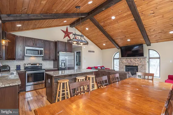 Lake Harmony, PA 18624,71 LUPINE DR