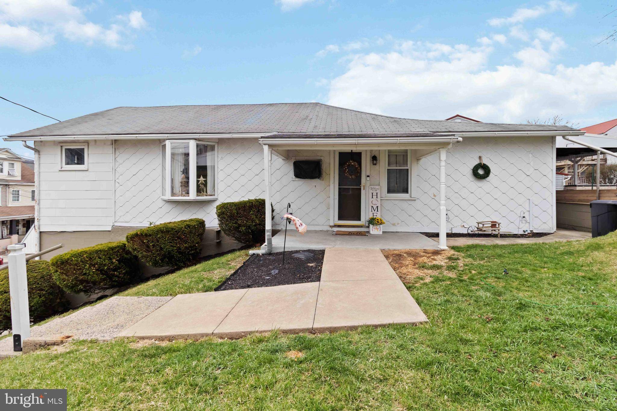 1034 W MULBERRY ST, Coal Township, PA 17866