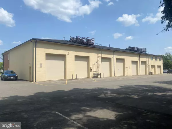 Manassas, VA 20110,8787 COMMERCE CT #102