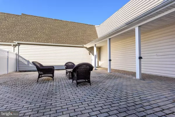 Mechanicsburg, PA 17050,10 JAMESTOWN SQ