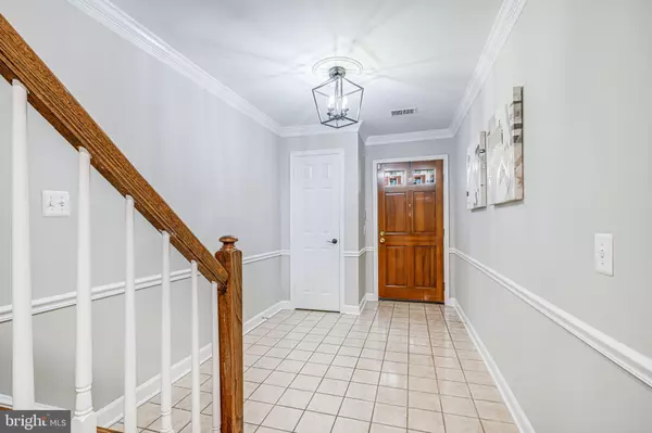 Alexandria, VA 22302,3568 S GEORGE MASON DR #12