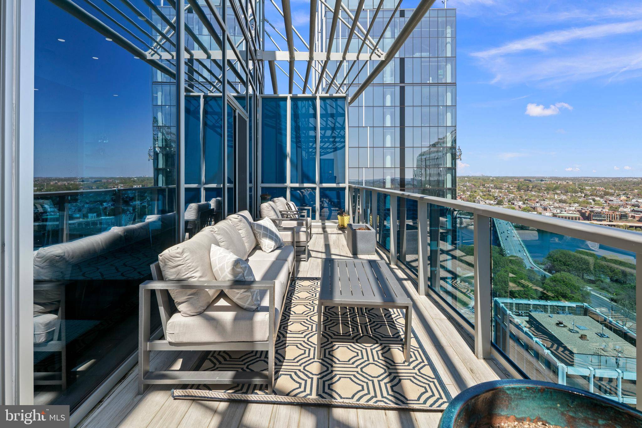 1881 N NASH ST #TS 09, Arlington, VA 22209