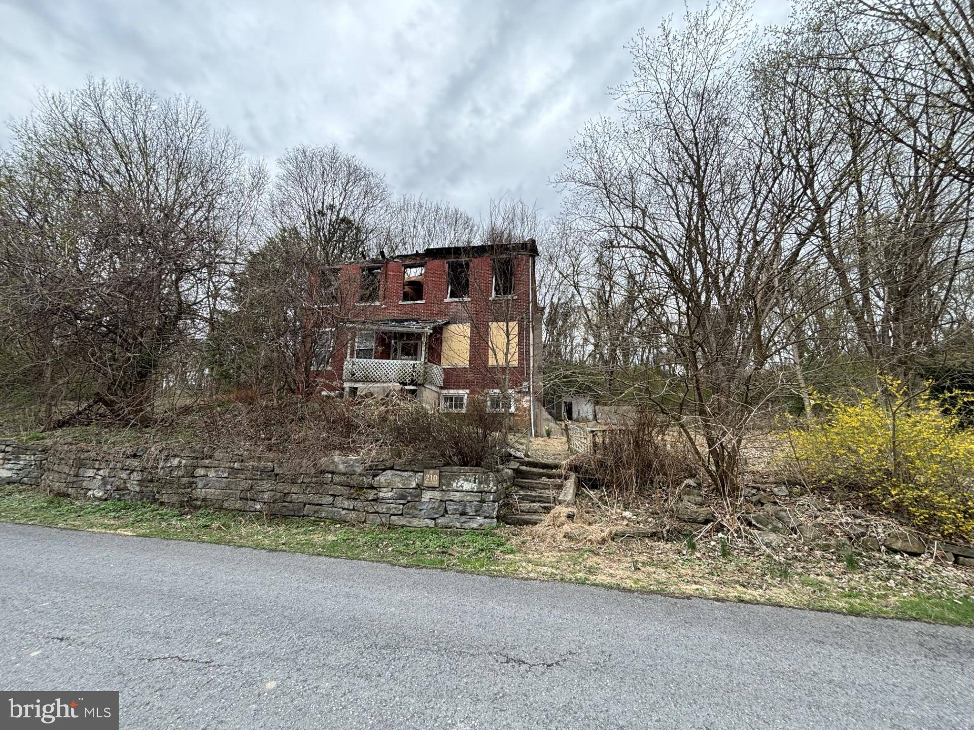 Dalmatia, PA 17017,210 RIVER RD