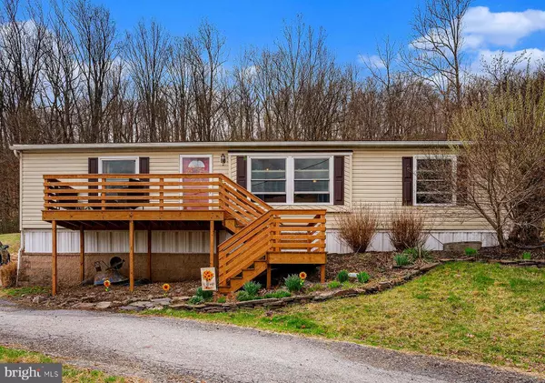 1438 MANATAWNY DR, Boyertown, PA 19512