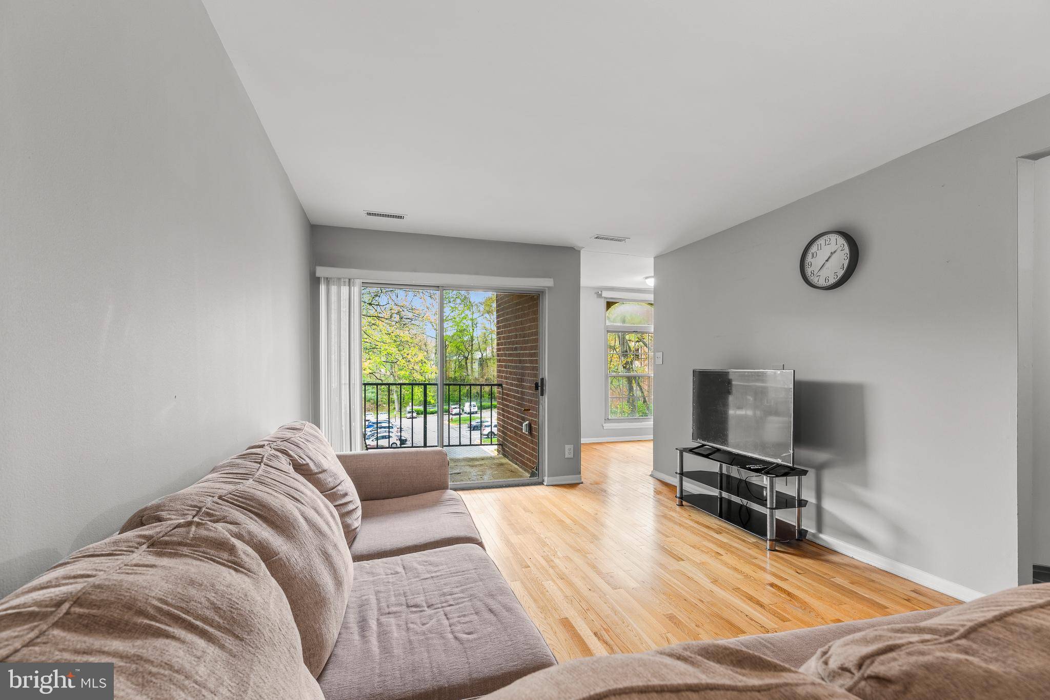 Annandale, VA 22003,3328 WOODBURN VILLAGE DR #23