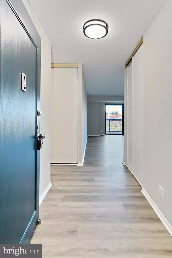 Alexandria, VA 22304,307 YOAKUM PKWY #415