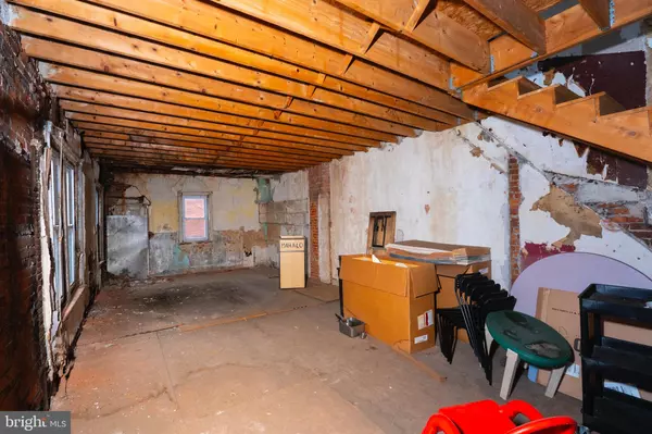 Philadelphia, PA 19143,432 S 52ND ST