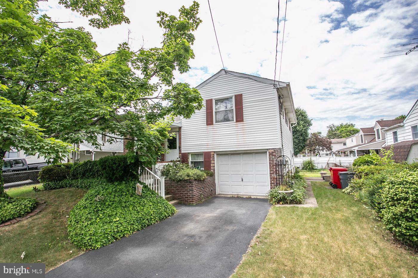 Pottstown, PA 19464,969 GLASGOW ST