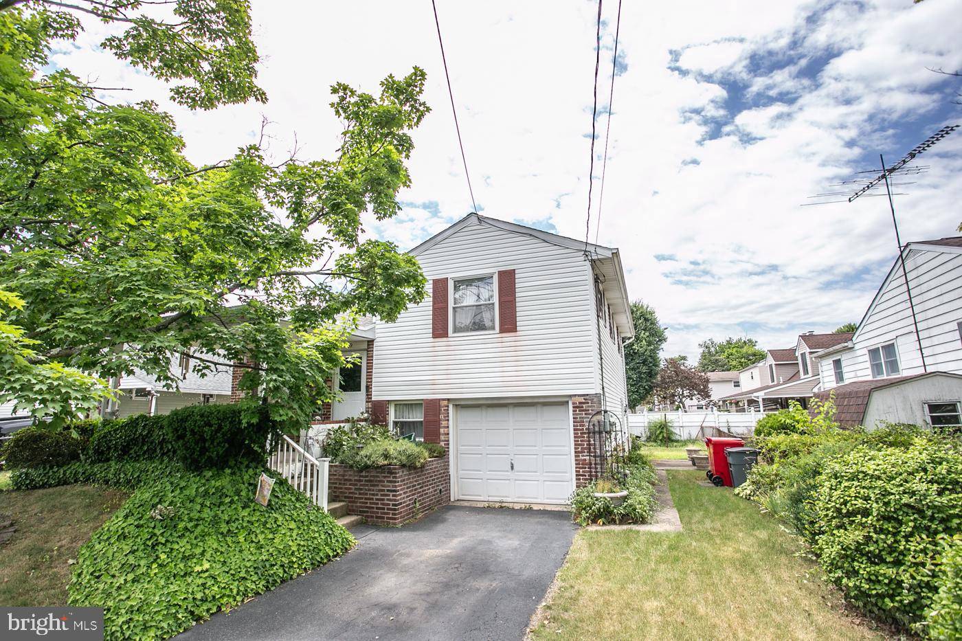 Pottstown, PA 19464,969 GLASGOW ST