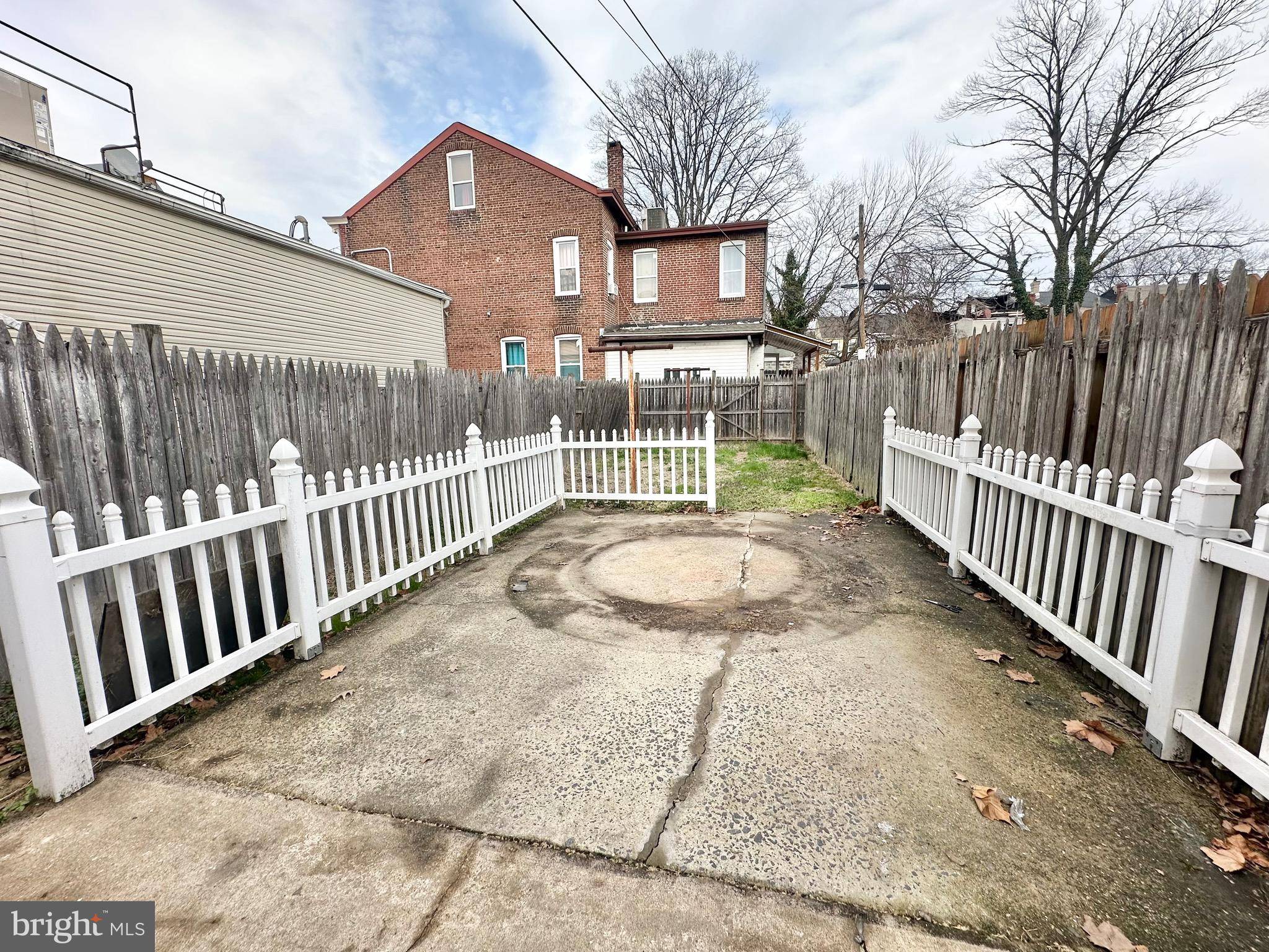 Trenton, NJ 08611,806 LAMBERTON ST