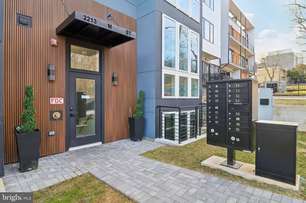 Washington, DC 20002,2213 M ST NE #4