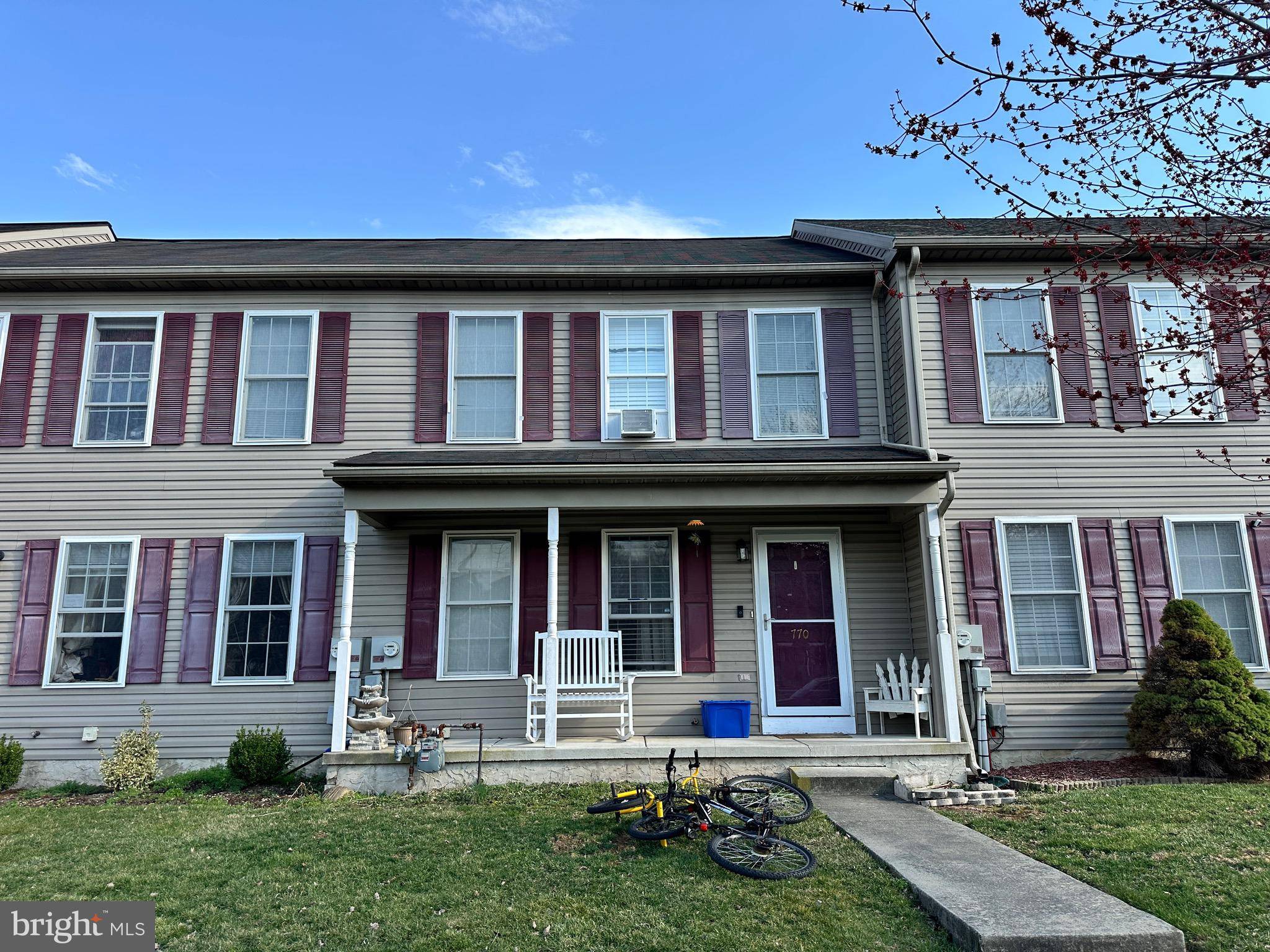 Mount Joy, PA 17552,770 KNOLL DR
