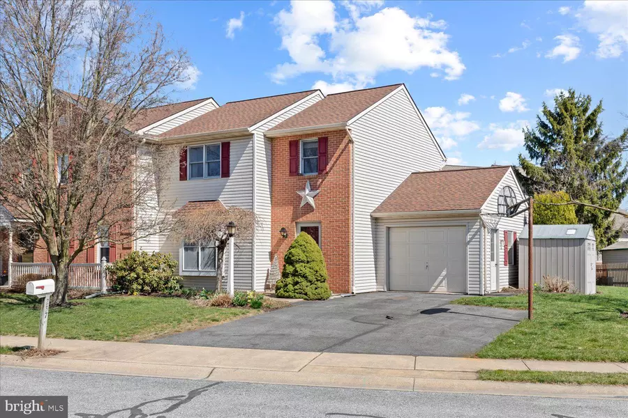 237 ZWECKER CIR, New Holland, PA 17557