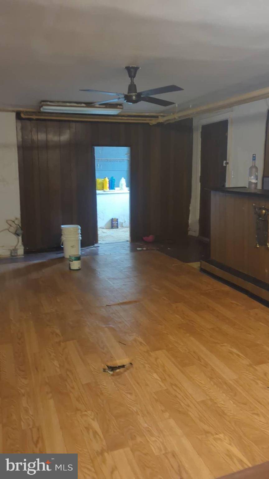 Philadelphia, PA 19111,336 ROBBINS ST