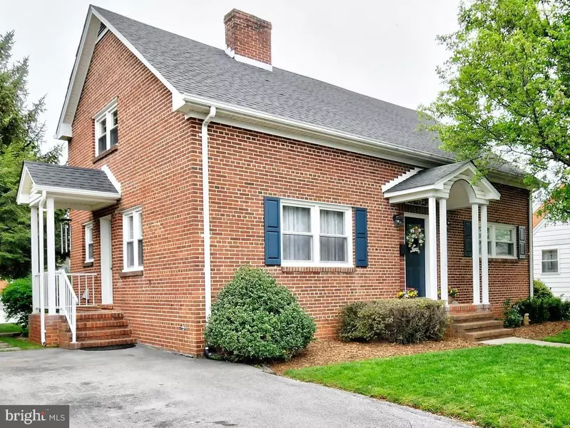535 WASHINGTON AVE, Front Royal, VA 22630