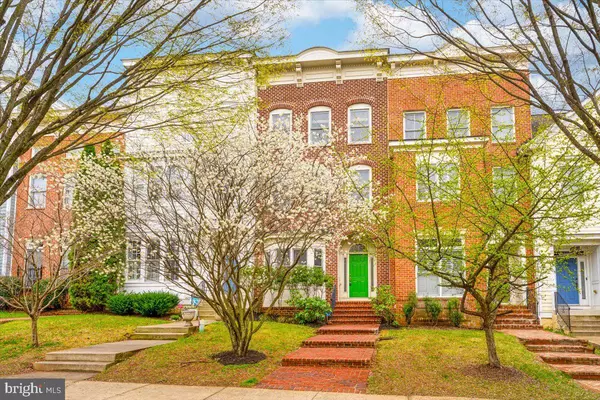 3858 CARRIAGE HILL DR, Frederick, MD 21704