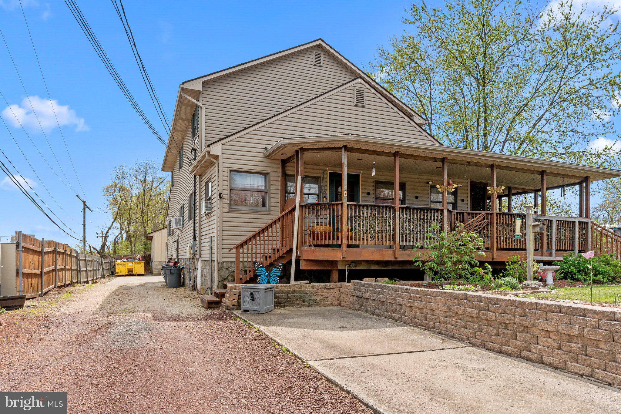 Fairless Hills, PA 19030,670 LINCOLN HWY