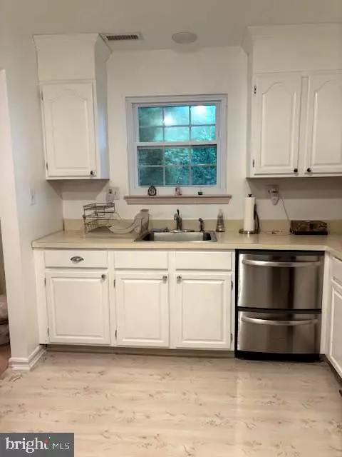 Williamstown, NJ 08094,701 TRINIDAD BLVD