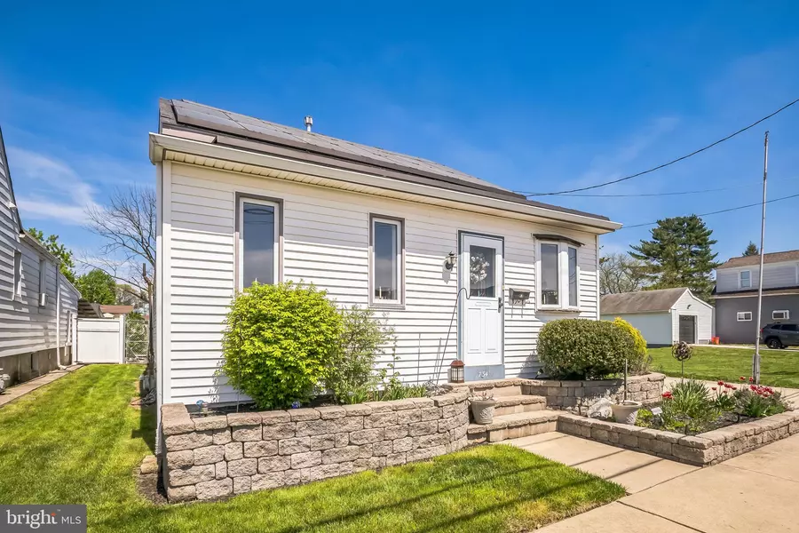 734 W PRESTON AVE, Somerdale, NJ 08083