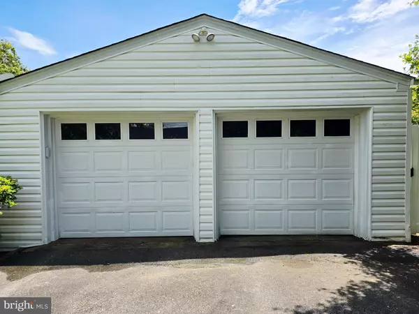 Clinton, MD 20735,6103 MANOR RD