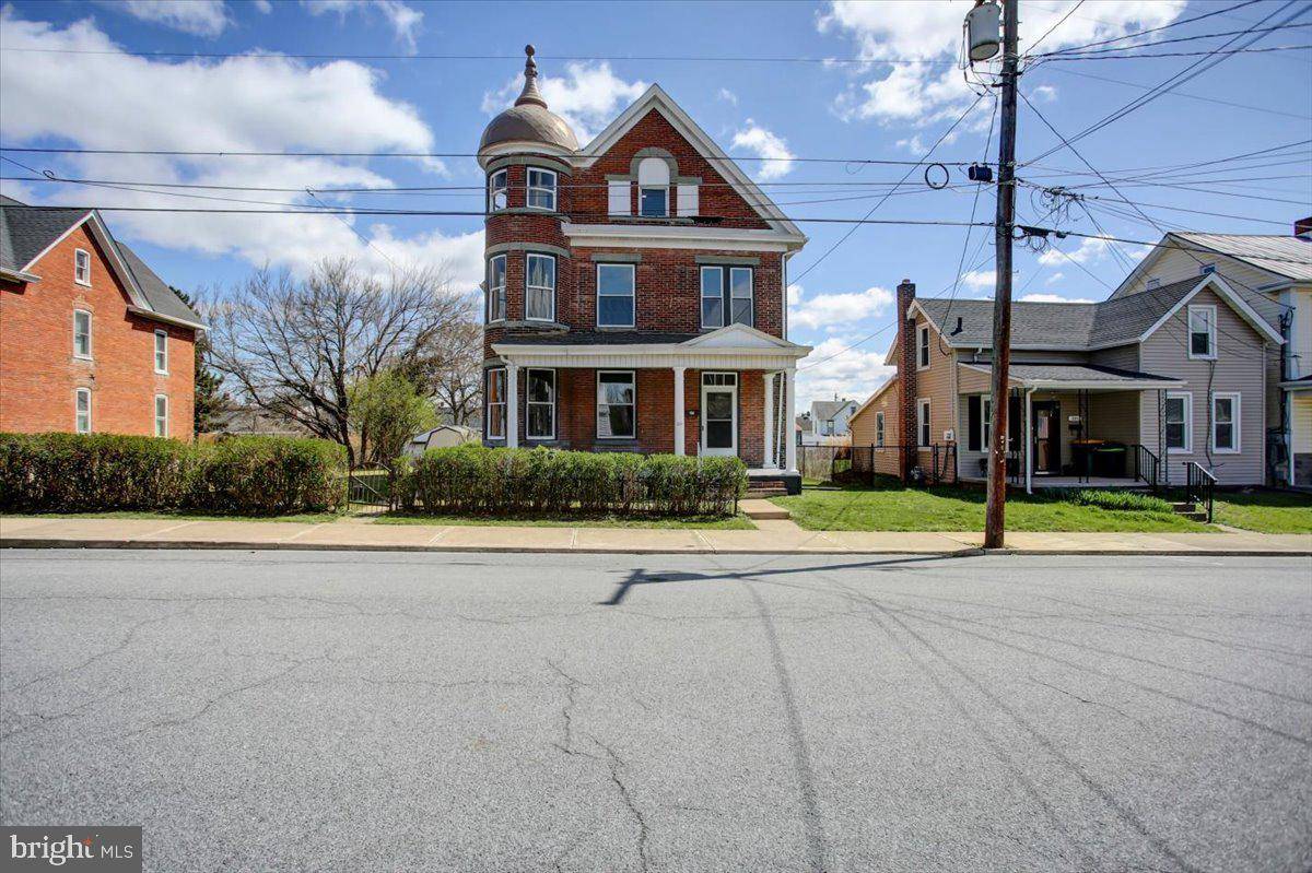 Waynesboro, PA 17268,209 & 211 HAMILTON AVENUE