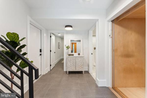 Philadelphia, PA 19127,128 SHURS LN