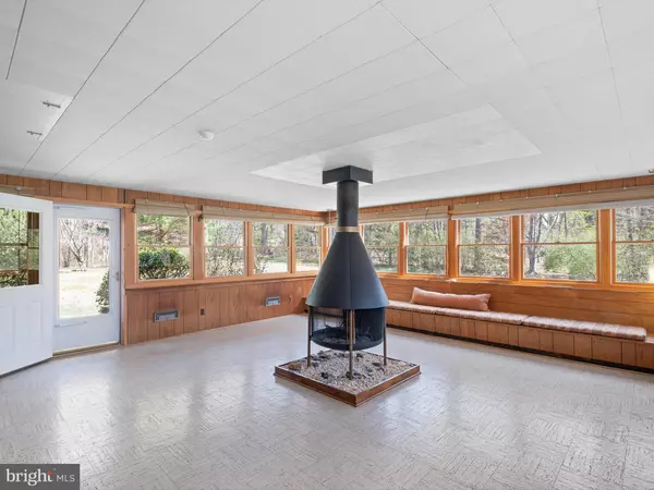 Hockessin, DE 19707,870 OLD PUBLIC RD