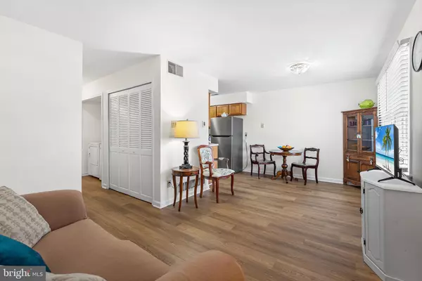 Pitman, NJ 08071,42 HOLLY GLEN DR