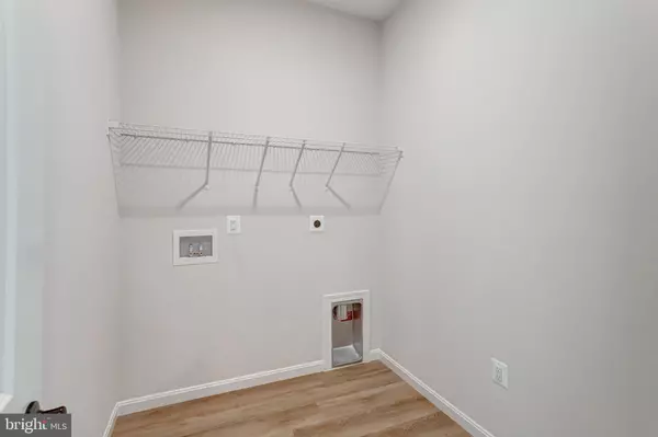 Orange, VA 22960,635 CLOVER LN