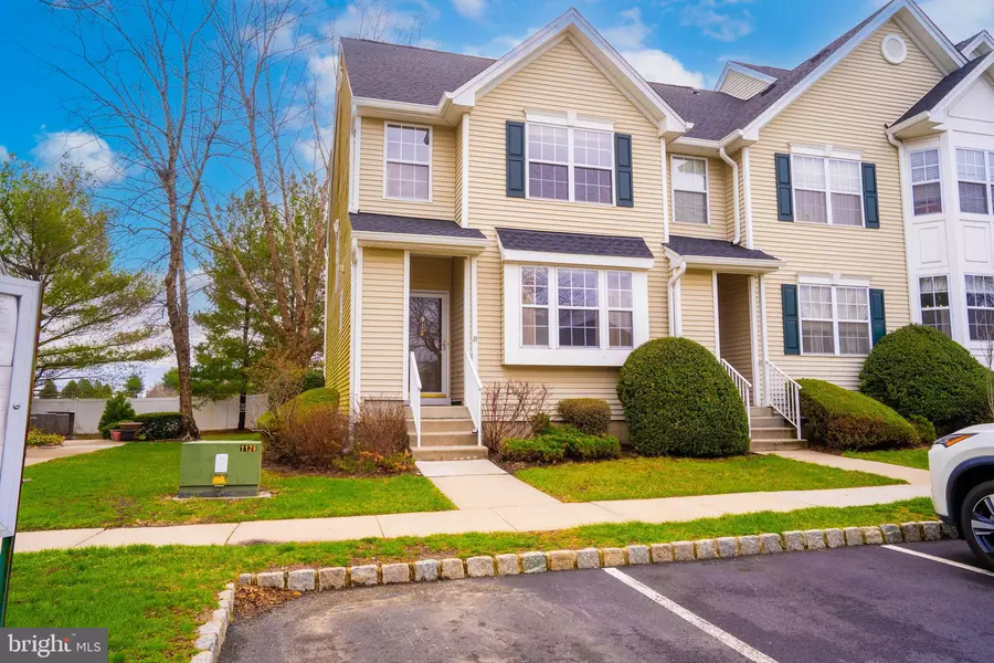 912 BLOSSOM CIR, Dayton, NJ 08810