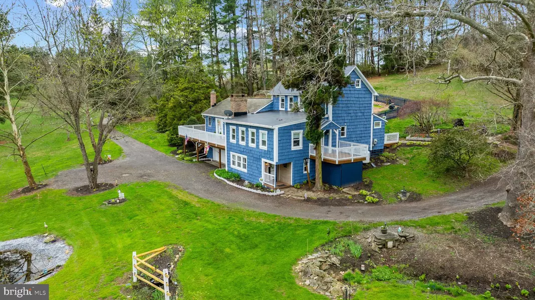 18350 FALLS RD, Hampstead, MD 21074