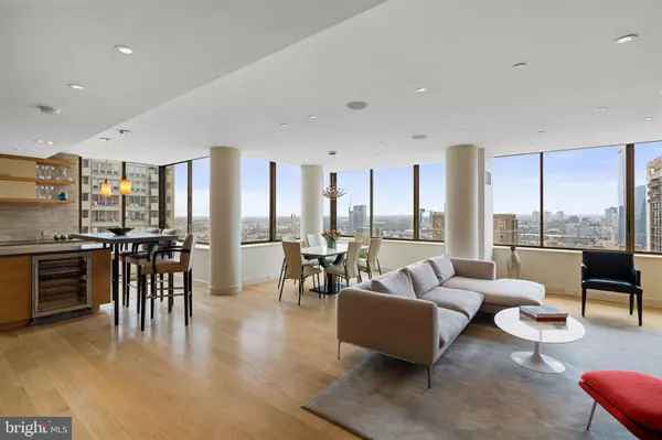 Philadelphia, PA 19103,202-10 W RITTENHOUSE SQ #2201